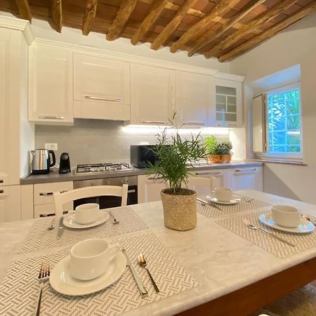 Relax&Business Wi-Fi, Tv Hd, Parcheggio Gratuito Villa Capannori Buitenkant foto