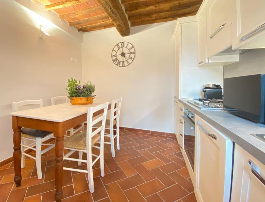 Relax&Business Wi-Fi, Tv Hd, Parcheggio Gratuito Villa Capannori Buitenkant foto
